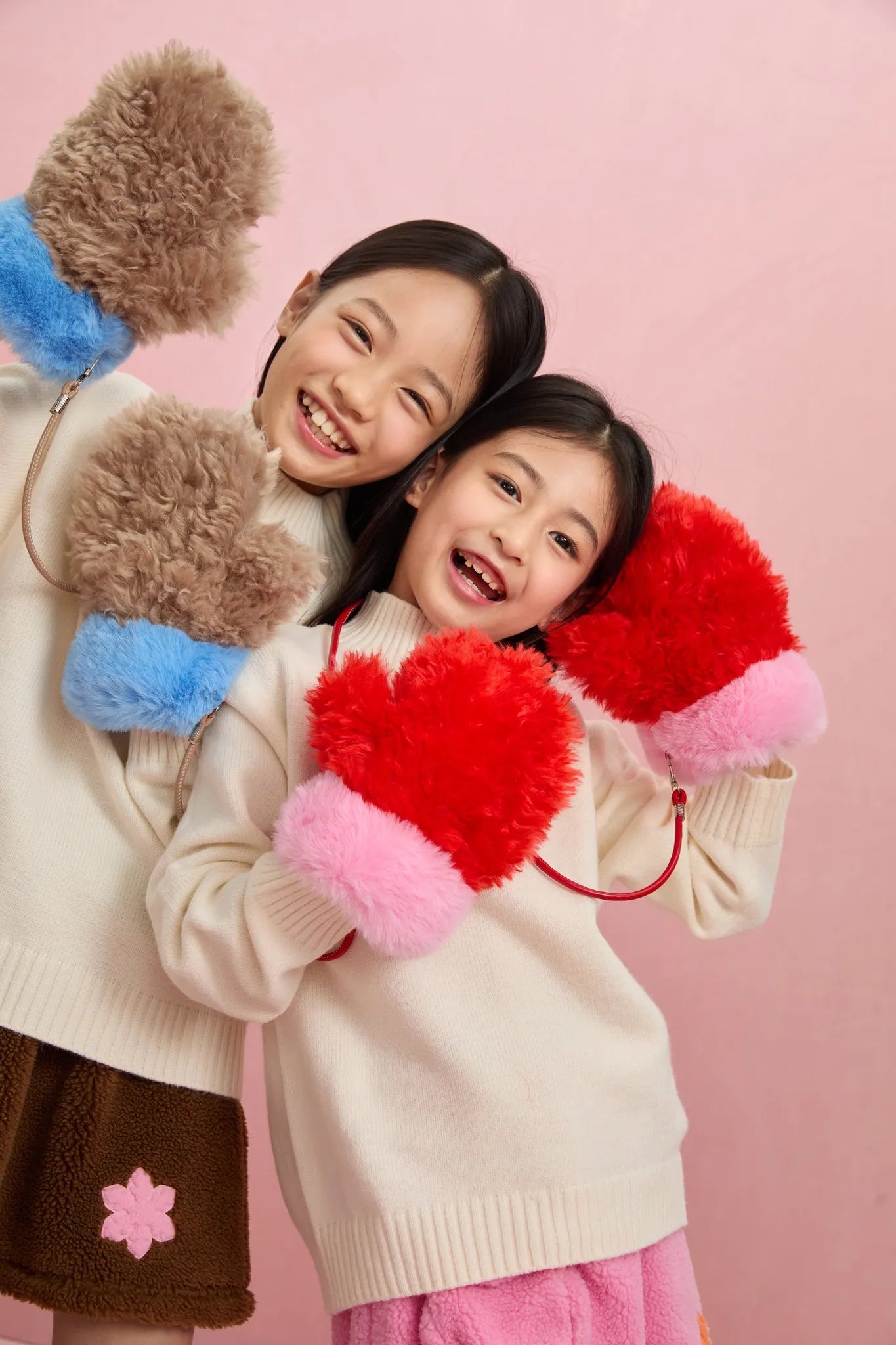 Poco Blush Plush Pony Mittens with Detachable Strap