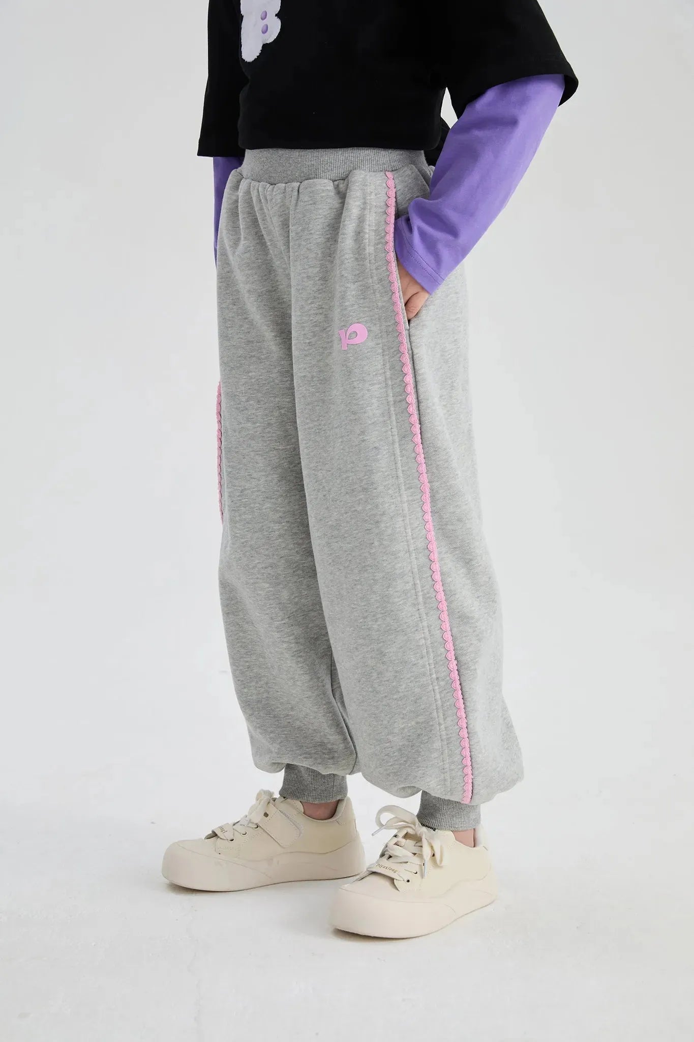 Poco Blush Bow Embroidery Fleece Pants