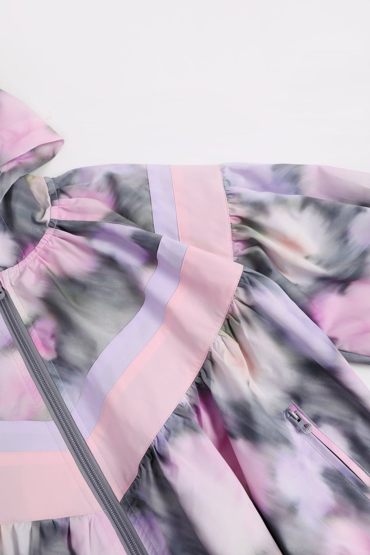 Ink-Wash Animals Colour-Block Jacket by Poco Blush — detail view 9