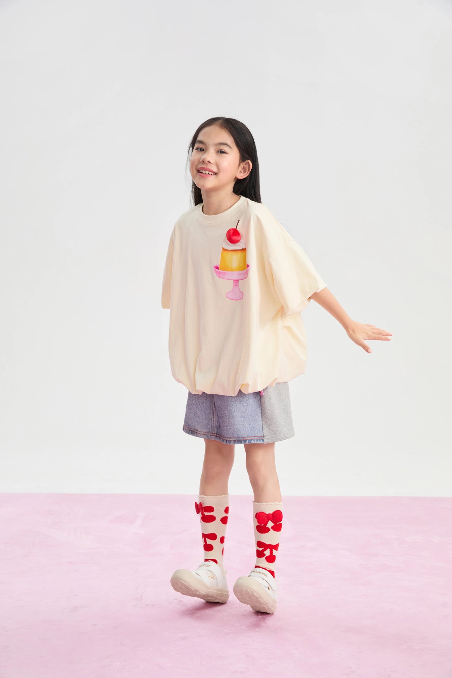 Poco Blush Dessert Plate Puff Sleeve T-Shirt