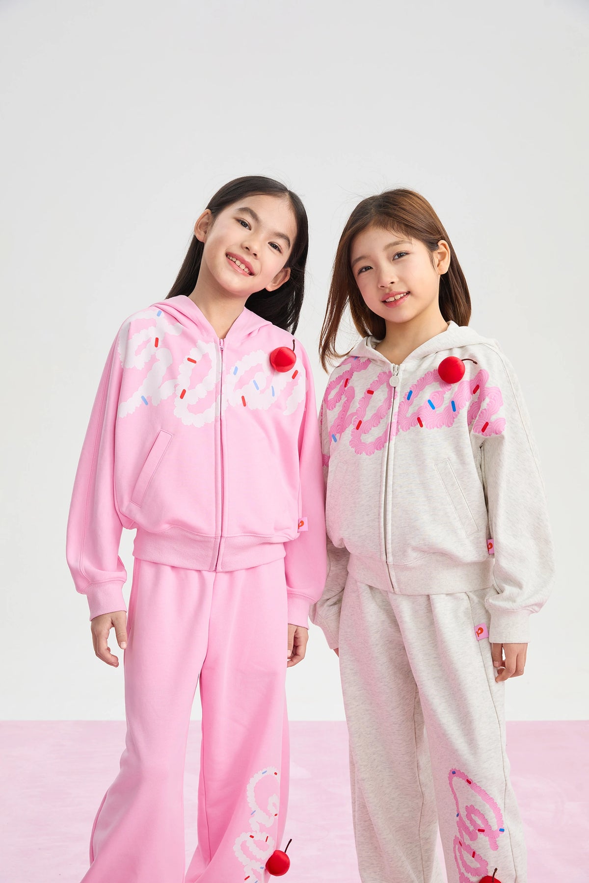 Poco Blush Jumping Cream Zip Sweatshirt Jacket
