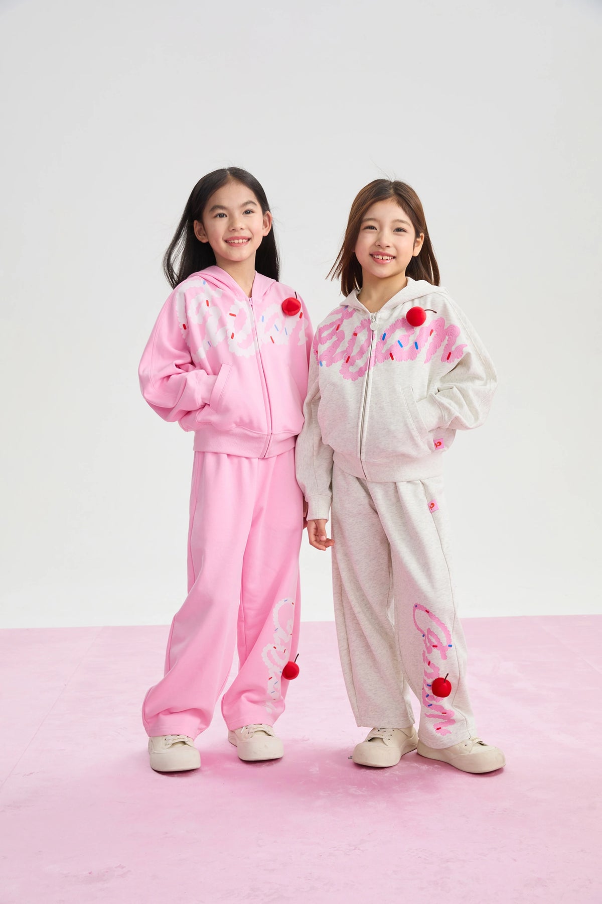 Poco Blush Jumping Cream Zip Sweatshirt Jacket