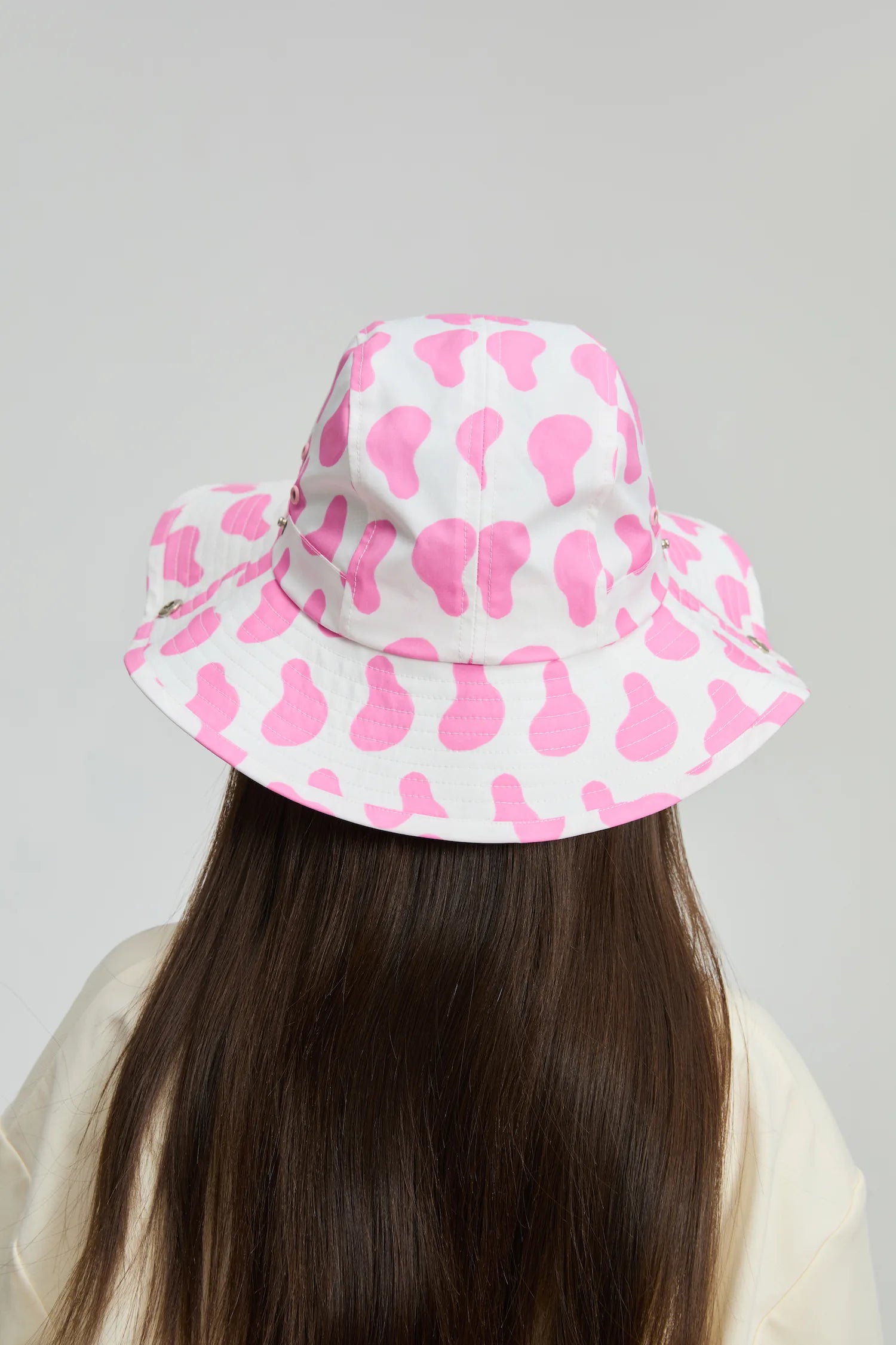 Poco Blush Football Bear Wide‑Brim Bucket Hat