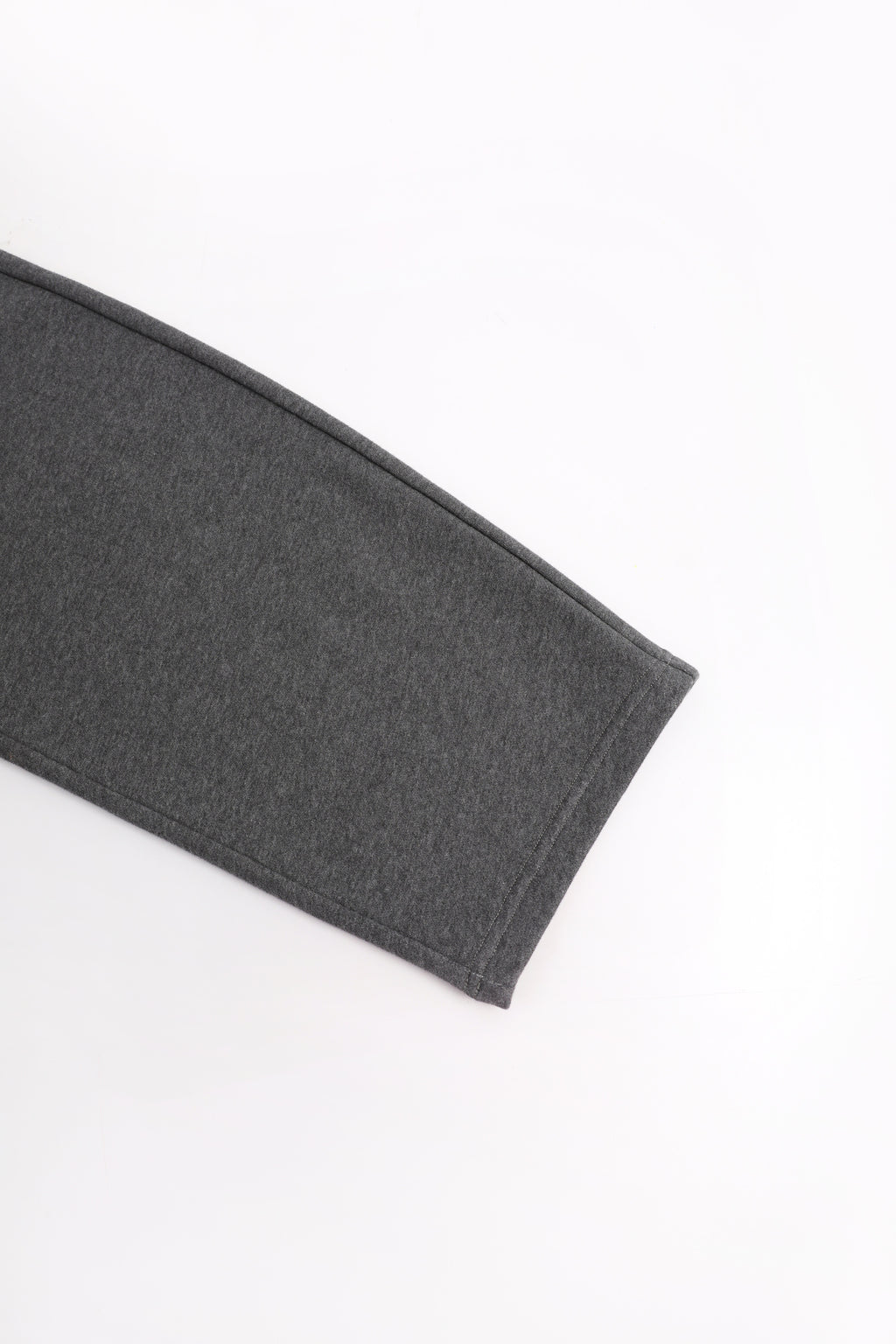 Set Ink-Wash cu pantaloni și fustă plisată — Gri melanj; detaliu de construcție și decor
