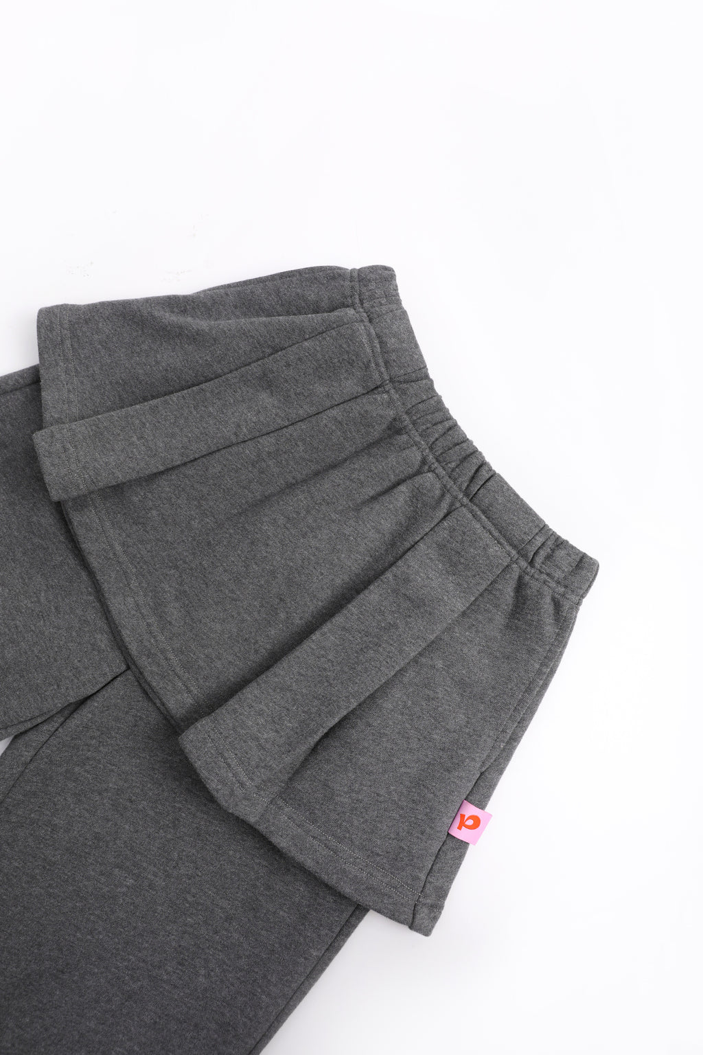 Set Ink-Wash cu pantaloni și fustă plisată — Gri melanj; detaliu de construcție și decor