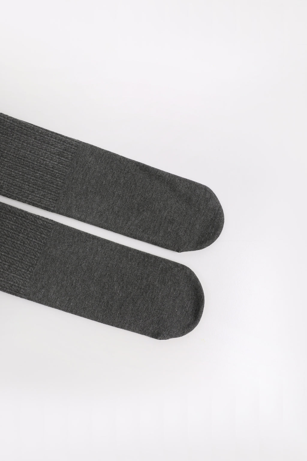 Fleece-Feel Knit Tights — Pencil Grey; construction and decoration detail