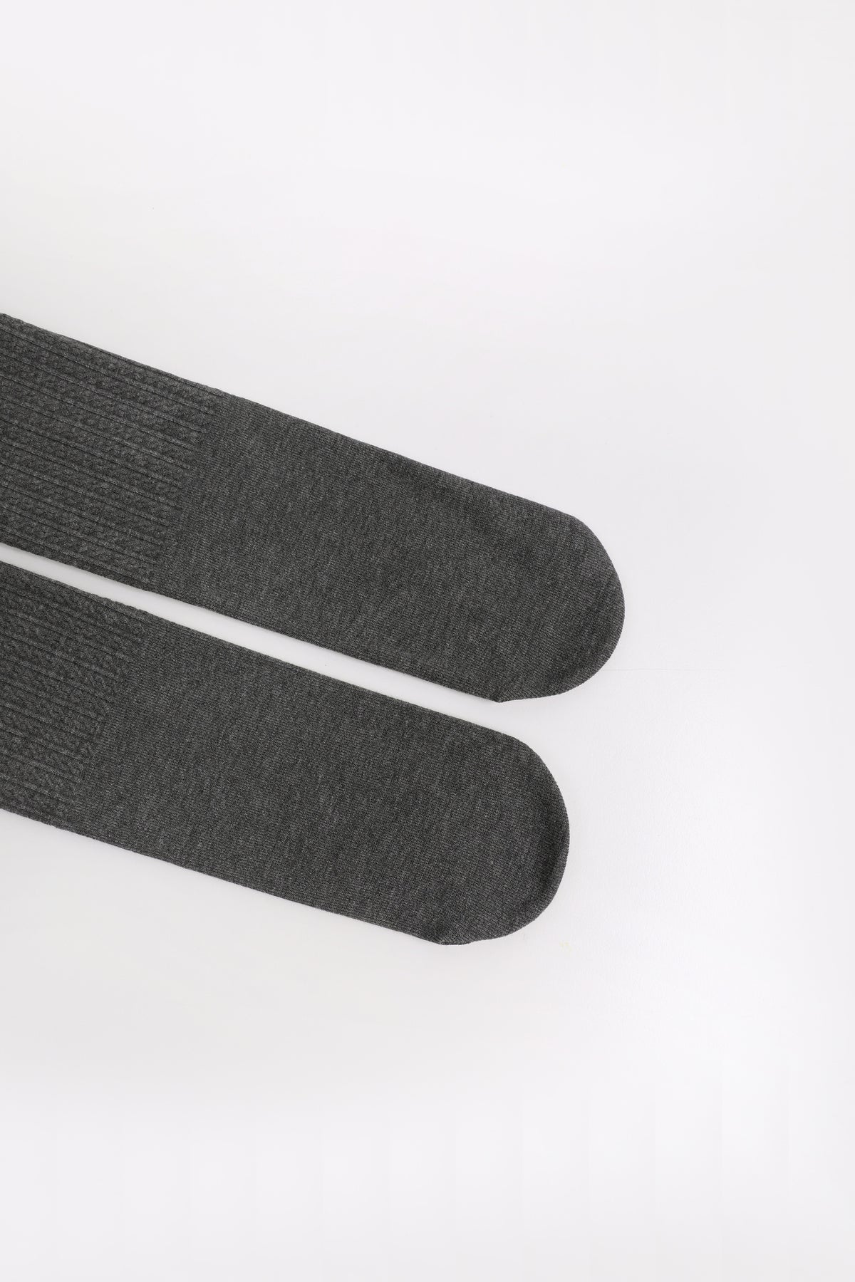Fleece-Feel Knit Tights — Pencil Grey; construction and decoration detail