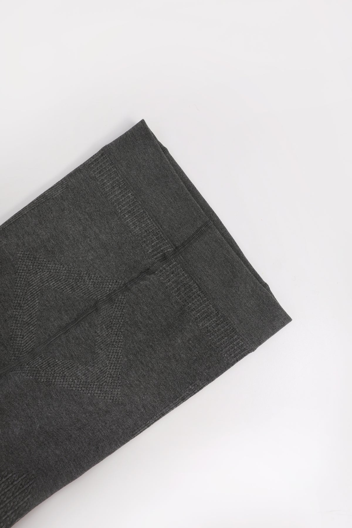 Fleece-Feel Knit Tights — Pencil Grey; construction and decoration detail
