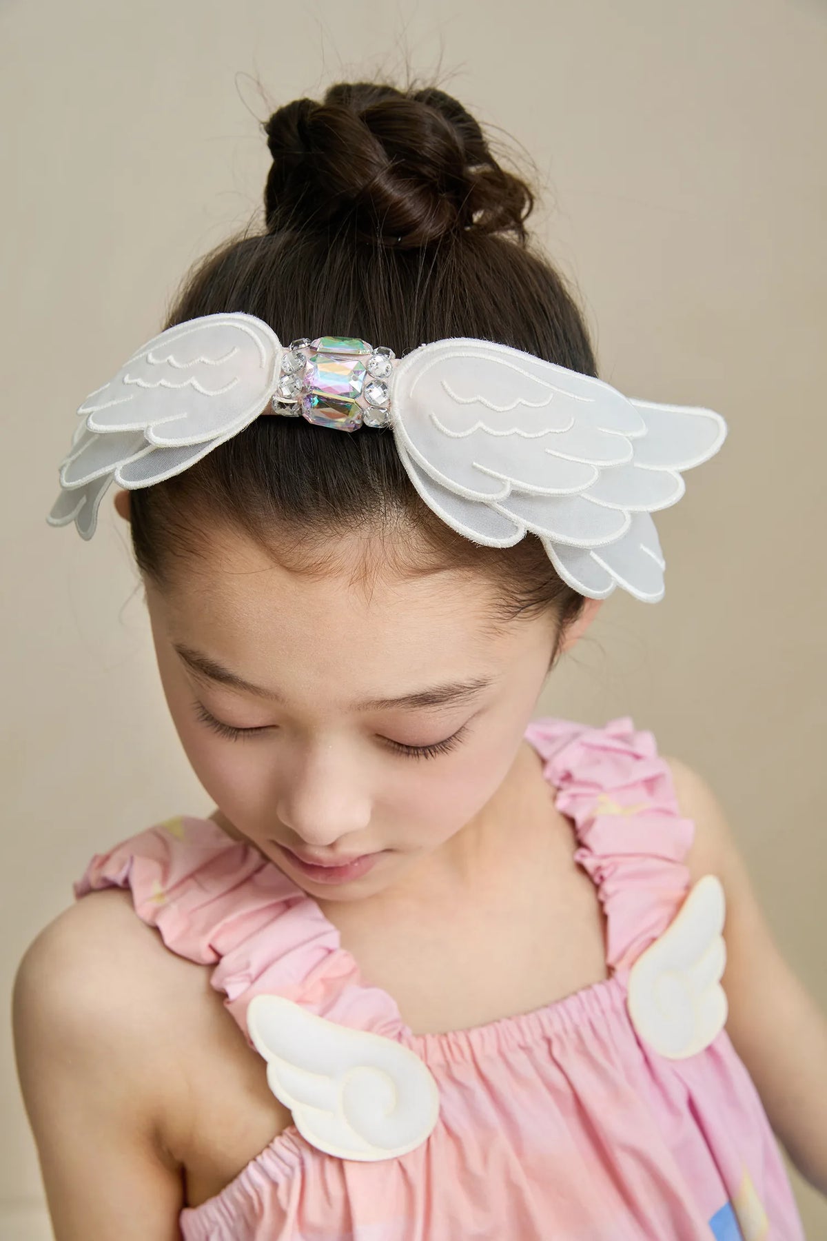 Poco Blush Swan-Inspired Diamond Lace Headband