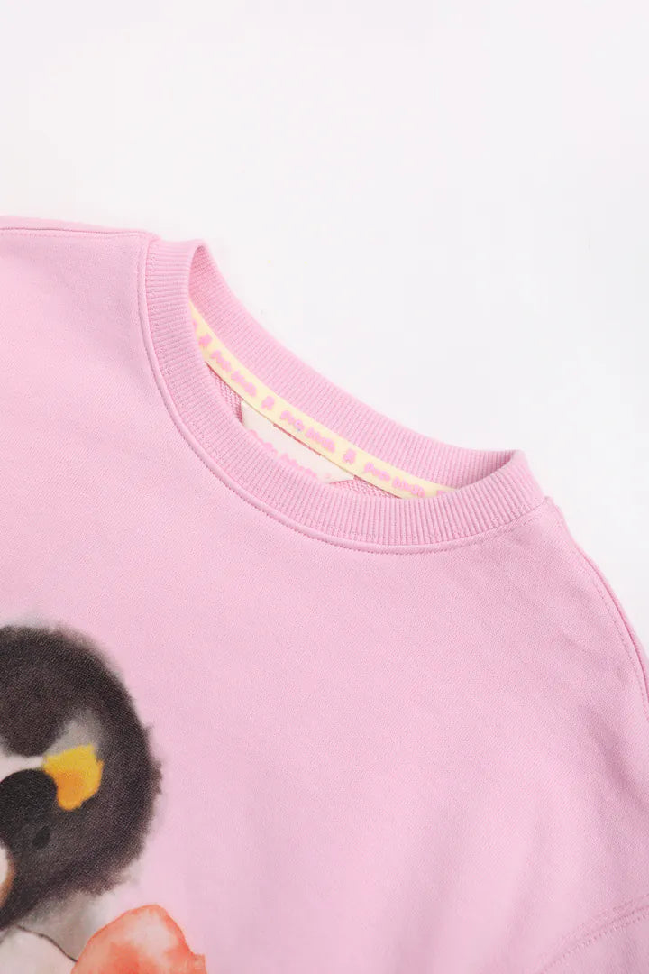Ribbed sweatshirt neckline